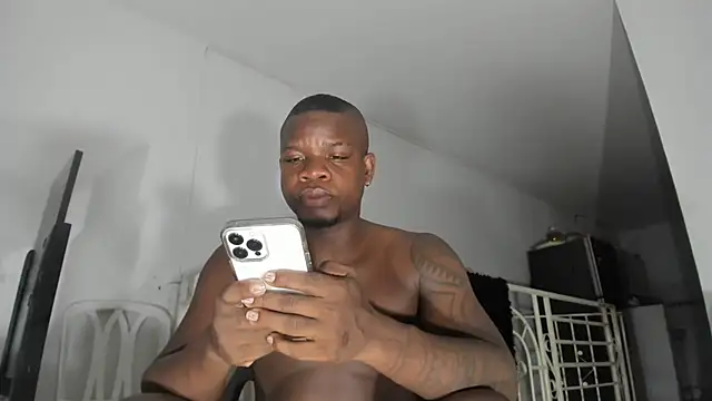 feliipehot online show from November 26, 2025, 2:01 am