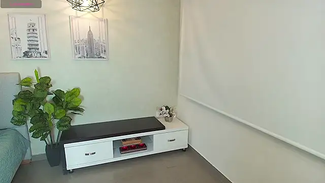 Snapshot of _Victoria_Collins chatting on September 25, 2025, 11:03 am Victoria Collins online show from September 25, 2025, 11:03 am