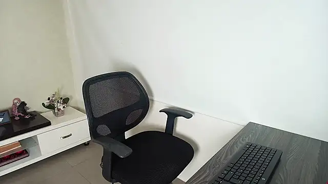 Snapshot of _Victoria_Collins chatting on October 24, 2025, 11:06 am Victoria Collins online show from October 24, 2025, 11:06 am