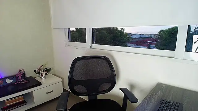 Snapshot of _Victoria_Collins chatting on October 29, 2025, 11:12 am Victoria Collins online show from October 29, 2025, 11:12 am