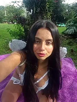 Lunaluxe1001 online show from October 24, 2025, 1:18 pm