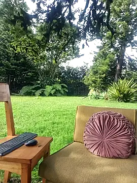 Lunaluxe1001 online show from May 23, 2026, 1:37 pm