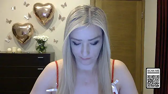 Snapshot of Wild_Silk_Desire chatting on May 3, 2026, 5:08 pm Wild Silk Desire online show from May 3, 2026, 5:08 pm