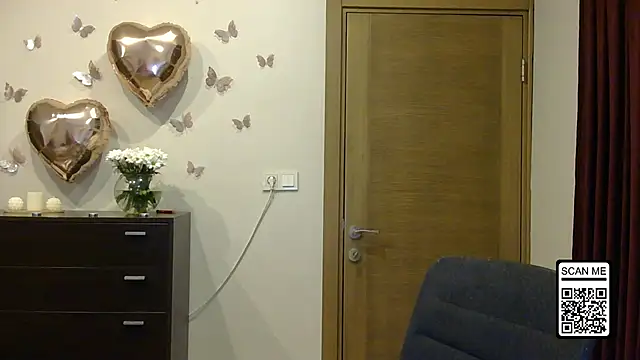 Snapshot of Wild_Silk_Desire chatting on May 4, 2026, 4:58 pm Wild Silk Desire online show from May 4, 2026, 4:58 pm