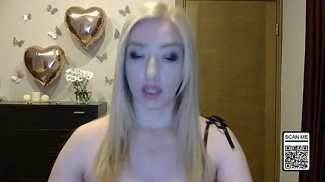 Snapshot of Wild_Silk_Desire chatting on May 10, 2026, 5:18 pm Wild Silk Desire online show from May 10, 2026, 5:18 pm