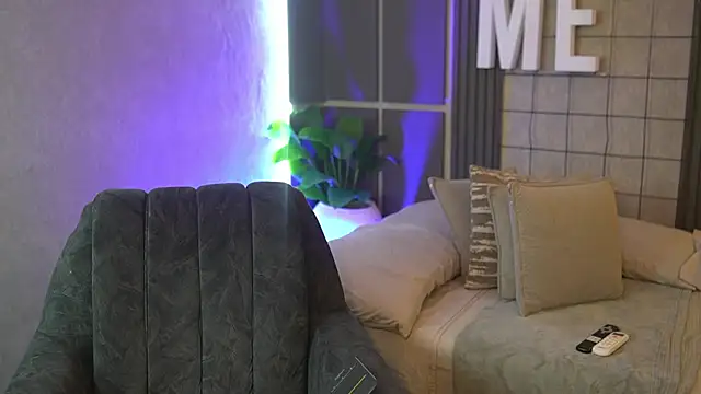 Susan wall online show from September 22, 2025, 1:13 pm