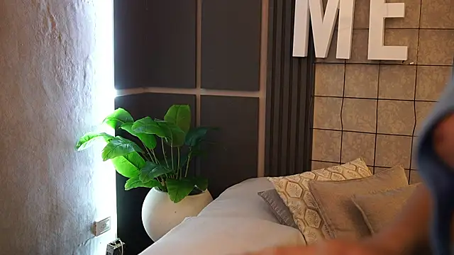 Susan wall online show from October 18, 2025, 12:50 pm