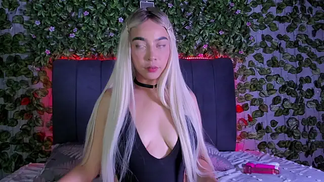 Snapshot of evelin_33 chatting on October 7, 2025, 10:51 pm evelin 33 online show from October 7, 2025, 10:51 pm