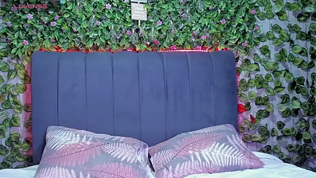 Snapshot of evelin_33 chatting on October 9, 2025, 9:24 pm evelin 33 online show from October 9, 2025, 9:24 pm