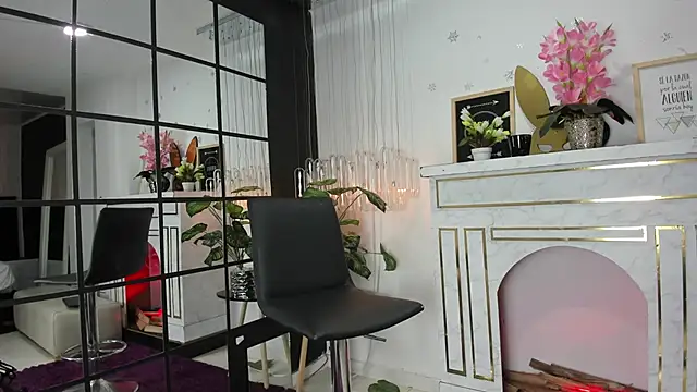 Snapshot of floraginette chatting on March 24, 2026, 6:02 pm floraginette online show from March 24, 2026, 6:02 pm