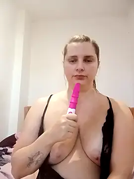 Snapshot of JessicaItalia chatting on October 7, 2025, 9:17 am JessicaItalia online show from October 7, 2025, 9:17 am