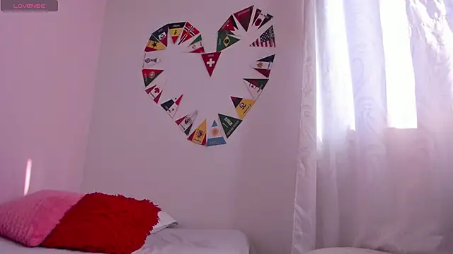 Ameliacooley online show from June 11, 2026, 12:36 pm