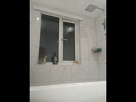 CloudyMuscleBeefy online show from October 28, 2025, 7:27 pm