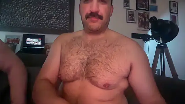 Snapshot of CloudyMuscleBeefy chatting on March 30, 2026, 2:01 am CloudyMuscleBeefy online show from March 30, 2026, 2:01 am