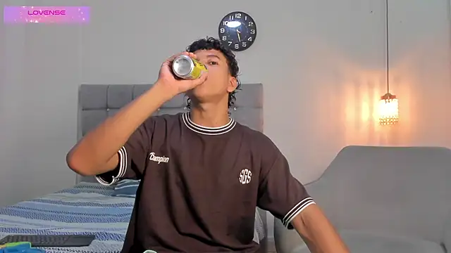 Santy Stump online show from October 18, 2025, 11:16 pm