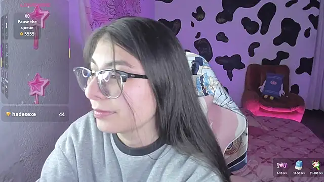 abbie jensen  online show from September 24, 2025, 4:27 am