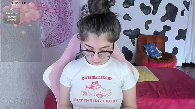 abbie jensen  online show from November 6, 2025, 8:54 pm