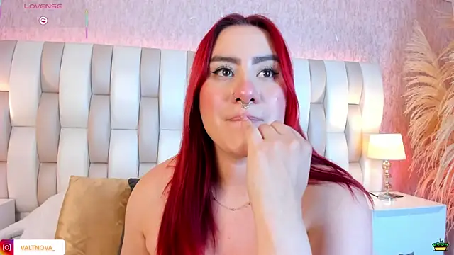 valt  online show from October 17, 2025, 8:33 pm