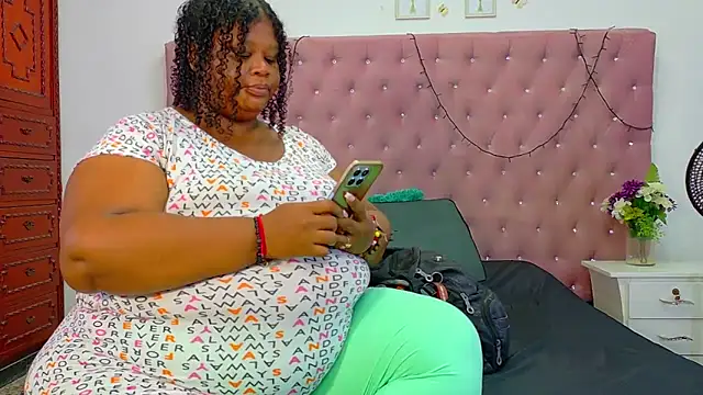 Snapshot of Exoticbigmandy chatting on October 9, 2025, 9:13 pm Exoticbigmandy online show from October 9, 2025, 9:13 pm