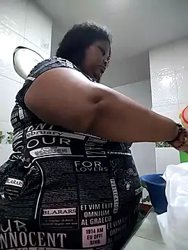 Snapshot of Exoticbigmandy chatting on November 14, 2025, 1:04 am Exoticbigmandy online show from November 14, 2025, 1:04 am