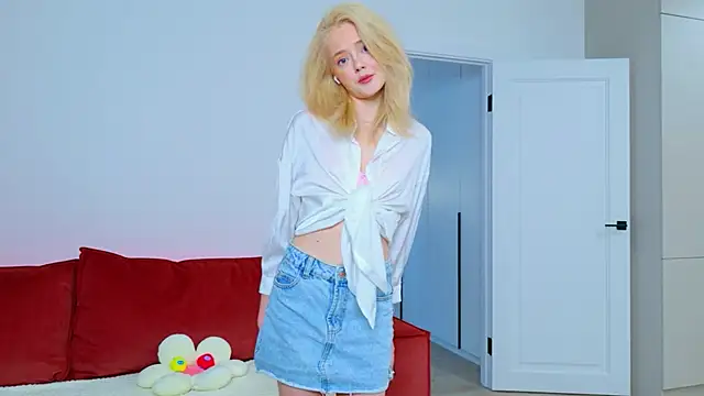 StarrShinee online show from February 9, 2026, 3:21 am