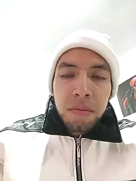 carlos69ho online show from November 13, 2025, 4:39 pm