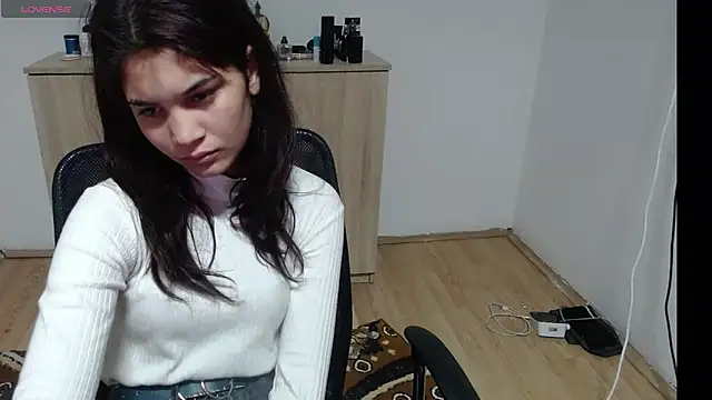 Snapshot of MalloryMyers chatting on October 27, 2025, 8:35 pm MalloryMyers online show from October 27, 2025, 8:35 pm