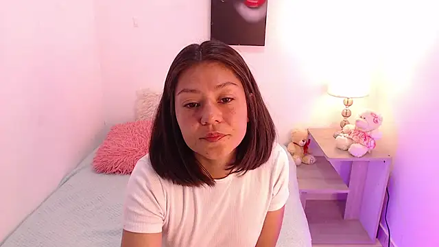 renataj online show from November 13, 2025, 6:51 pm