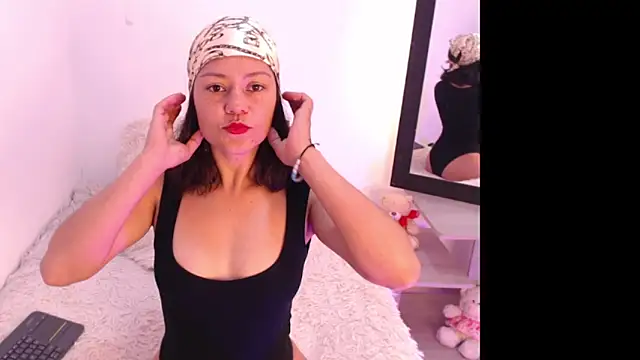 renataj online show from December 20, 2025, 9:44 pm