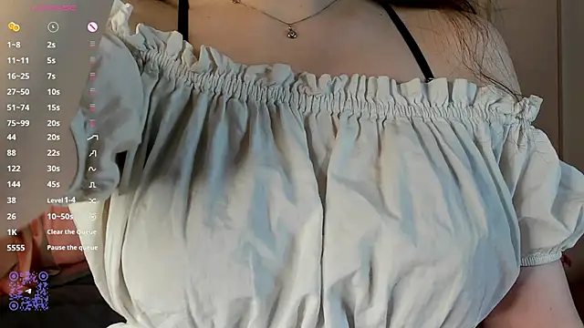 Snapshot of JulianaChapel chatting on September 19, 2025, 8:05 am JulianaChapel online show from September 19, 2025, 8:05 am