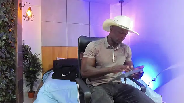 MarcusBlack  online show from September 23, 2025, 11:35 am