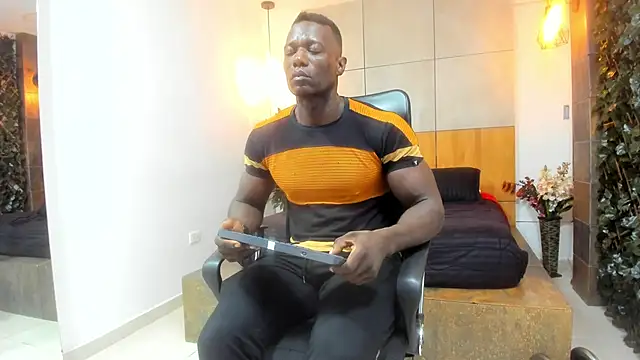 MarcusBlack  online show from November 7, 2025, 10:26 am