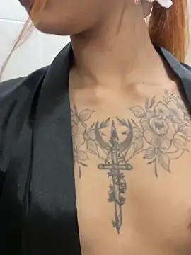 Snapshot of AnnahiBaker chatting on October 13, 2025, 7:14 pm AnnahiBaker online show from October 13, 2025, 7:14 pm