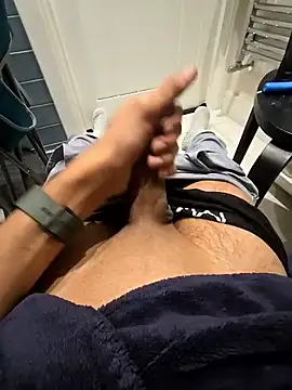 PakiStrokin online show from April 1, 2026, 10:40 pm