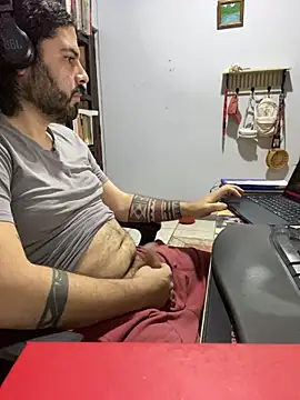 Snapshot of uto857 chatting on September 26, 2025, 3:27 pm uto857 online show from September 26, 2025, 3:27 pm