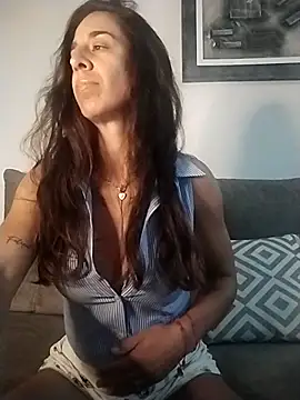 Snapshot of agustinalatina chatting on September 23, 2025, 8:34 pm agustinalatina online show from September 23, 2025, 8:34 pm