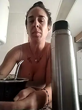 Snapshot of agustinalatina chatting on October 16, 2025, 9:21 am agustinalatina online show from October 16, 2025, 9:21 am