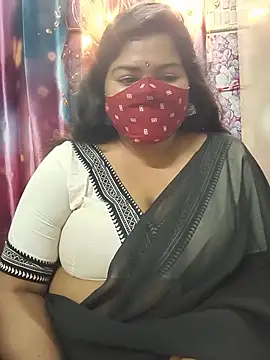 Liyaa 24 online show from July 29, 2026, 3:32 pm