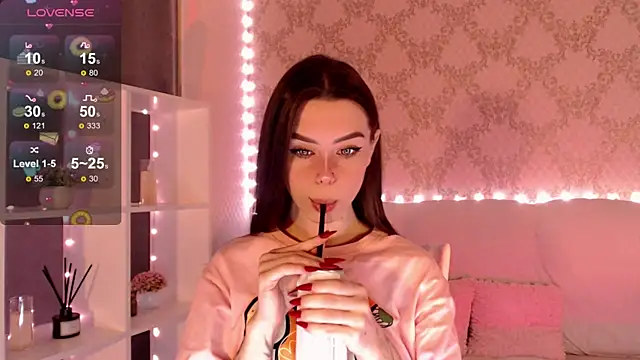 HolyMiax online show from October 6, 2025, 3:37 am