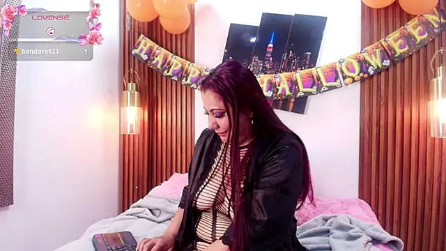 EmmaJhomson online show from October 12, 2025, 9:41 am