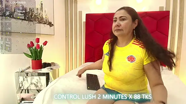 EmmaJhomson online show from June 17, 2026, 1:12 pm