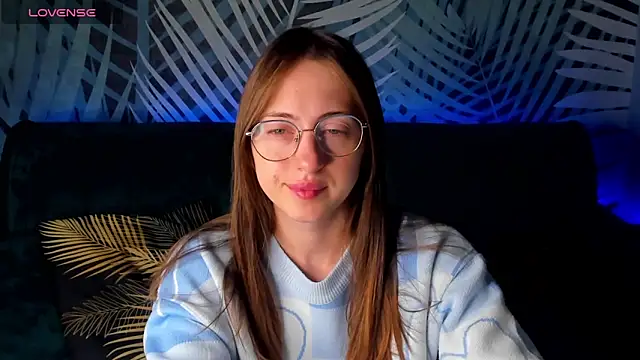 Snapshot of ChristyCrayme chatting on October 4, 2025, 10:08 pm ChristyCrayme online show from October 4, 2025, 10:08 pm