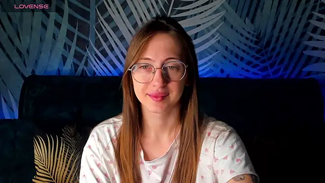 Snapshot of ChristyCrayme chatting on October 12, 2025, 11:37 pm ChristyCrayme online show from October 12, 2025, 11:37 pm