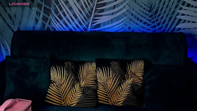 ChristyCrayme online show from December 13, 2025, 10:04 pm