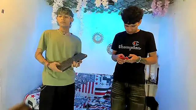 Bastian boyshot77 online show from November 11, 2025, 2:39 pm