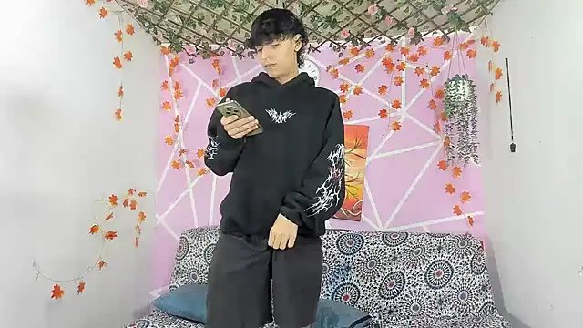 Bastian boyshot77 online show from December 15, 2025, 4:11 pm