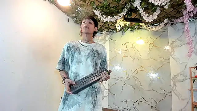 Bastian boyshot77 online show from June 14, 2026, 1:02 pm