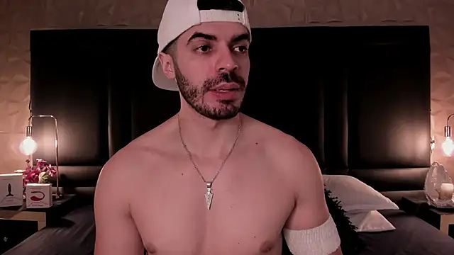 AxelThompson  online show from November 12, 2025, 12:05 pm