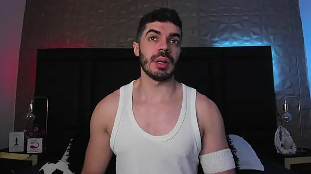 AxelThompson  online show from November 14, 2025, 11:42 am