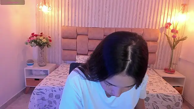 Snapshot of Gina25 chatting on September 16, 2025, 11:11 am Gina25 online show from September 16, 2025, 11:11 am